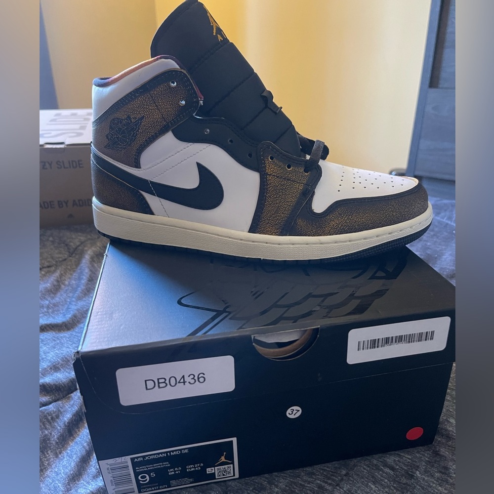 Jordan 1s - Picture 2 of 2